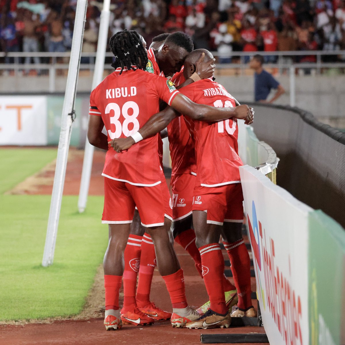 CAFCLCC's tweet photo. The biggest win in the 2023/24 #TotalEnergiesCAFCL group stage was Simba SC boys' 6-0 show against Jwaneng Galaxy FC. 👏⚽️ https://t.co/YfwnQSbOVM