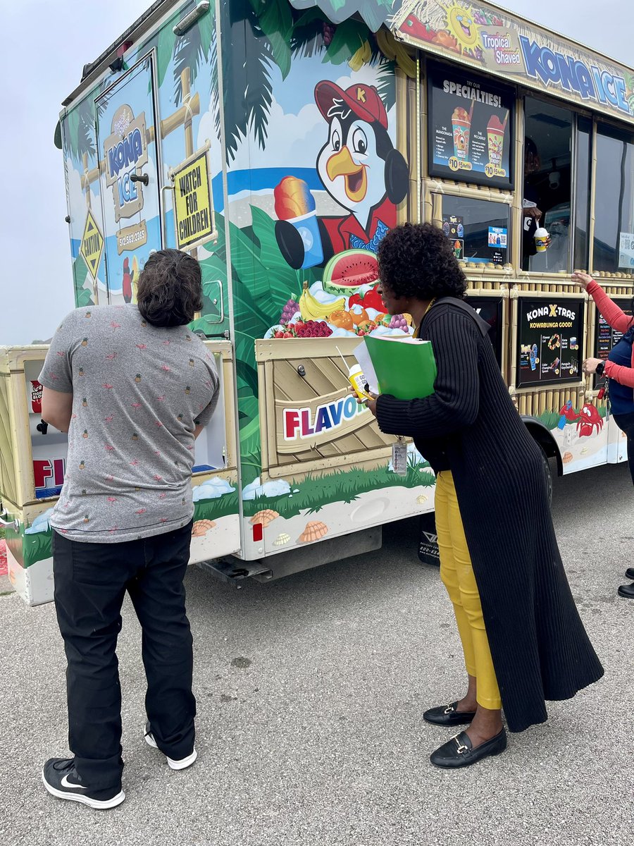DVE students are always working hard 💪🏼and it’s time for a treat. 🎉 3rd-5th grade students who used all strategies on their standardized test received a surprise! 🍧❄️
