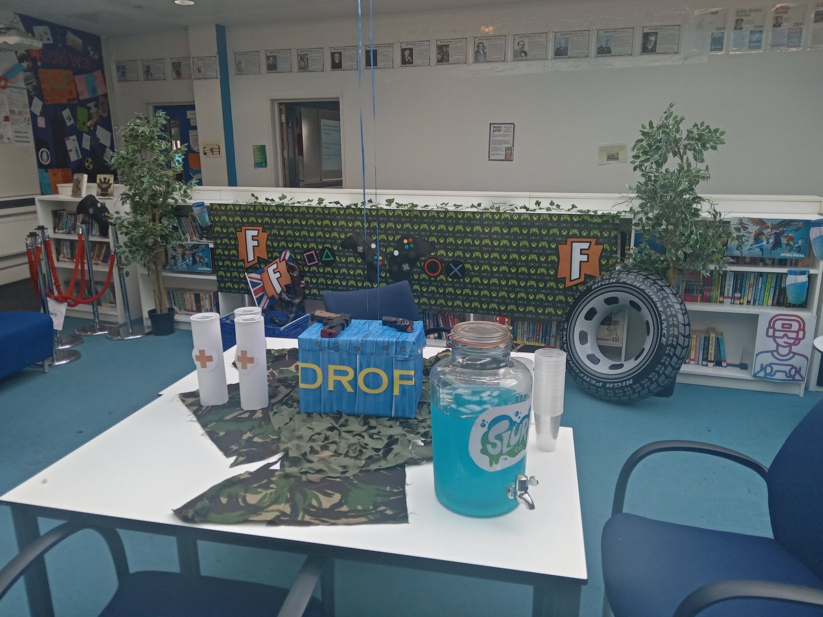 The last day of our #livolitfest students entered the world of 'gaming', devising their own Fortnite storylines.  Our Y7s had another fantastic visit from <a href="/Blue_Saint/">Blue Saint</a> in some 'gaming themed' poetry workshops.  #livolovesreading #livoloveswriting #poetry #livolovespoetry🎮🎲🕹️ ✍️