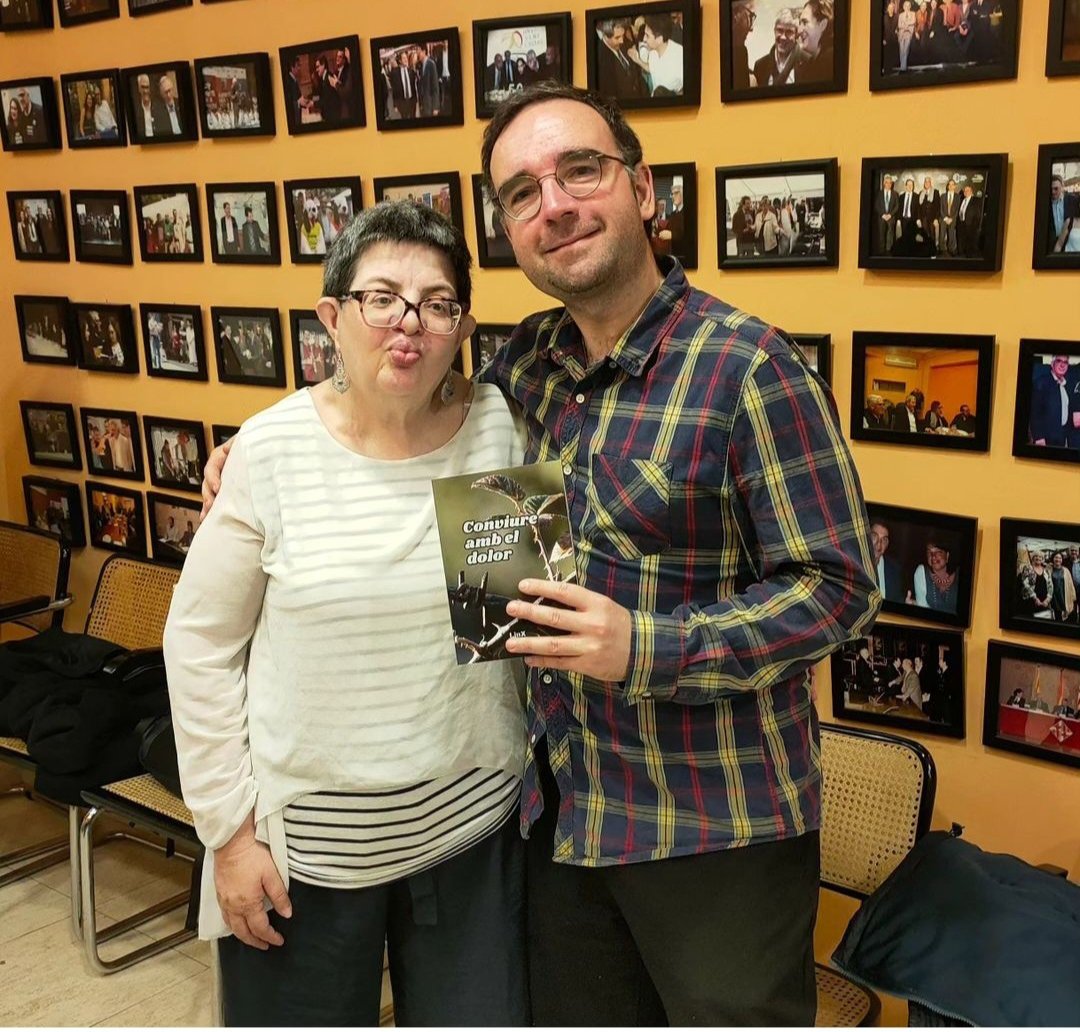 Matí de gestions de cara a Sant Jordi 
Presentarem el llibre solidari 'Conviure amb el dolor' a la Fira de Sant Jordi de Creu Coberta Shopping 
@Alberttorras 
<a href="/CreuCobertaShop/">CreuCobertaShopping</a> 
<a href="/carrieds1/">Carrie Dorca Sola</a> 
<a href="/alfredpico/">Alfred Picó Sentelles</a> 
<a href="/talitacala/">Nat</a> 
<a href="/JoanaSargantana/">Joana Sargantana</a> 
<a href="/ColLectiu/">Col.lectiu Artistes</a>