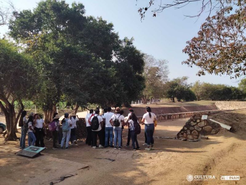 CurulPuebla's tweet photo. 🌅☀️ || Este 20 y 21 de marzo, zonas arqueológicas registraron más de 68,000 visitantes con motivo del equinoccio de primavera. Los cinco sitios más concurridos a nivel nacional fueron #ChichénItzá, #Teotihuacan, #LasLabradas, #Tulum y #Calixtlahuaca. #CurulPuebla https://t.co/Y9ksRH2u4g