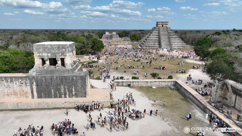 CurulPuebla's tweet photo. 🌅☀️ || Este 20 y 21 de marzo, zonas arqueológicas registraron más de 68,000 visitantes con motivo del equinoccio de primavera. Los cinco sitios más concurridos a nivel nacional fueron #ChichénItzá, #Teotihuacan, #LasLabradas, #Tulum y #Calixtlahuaca. #CurulPuebla https://t.co/Y9ksRH2u4g