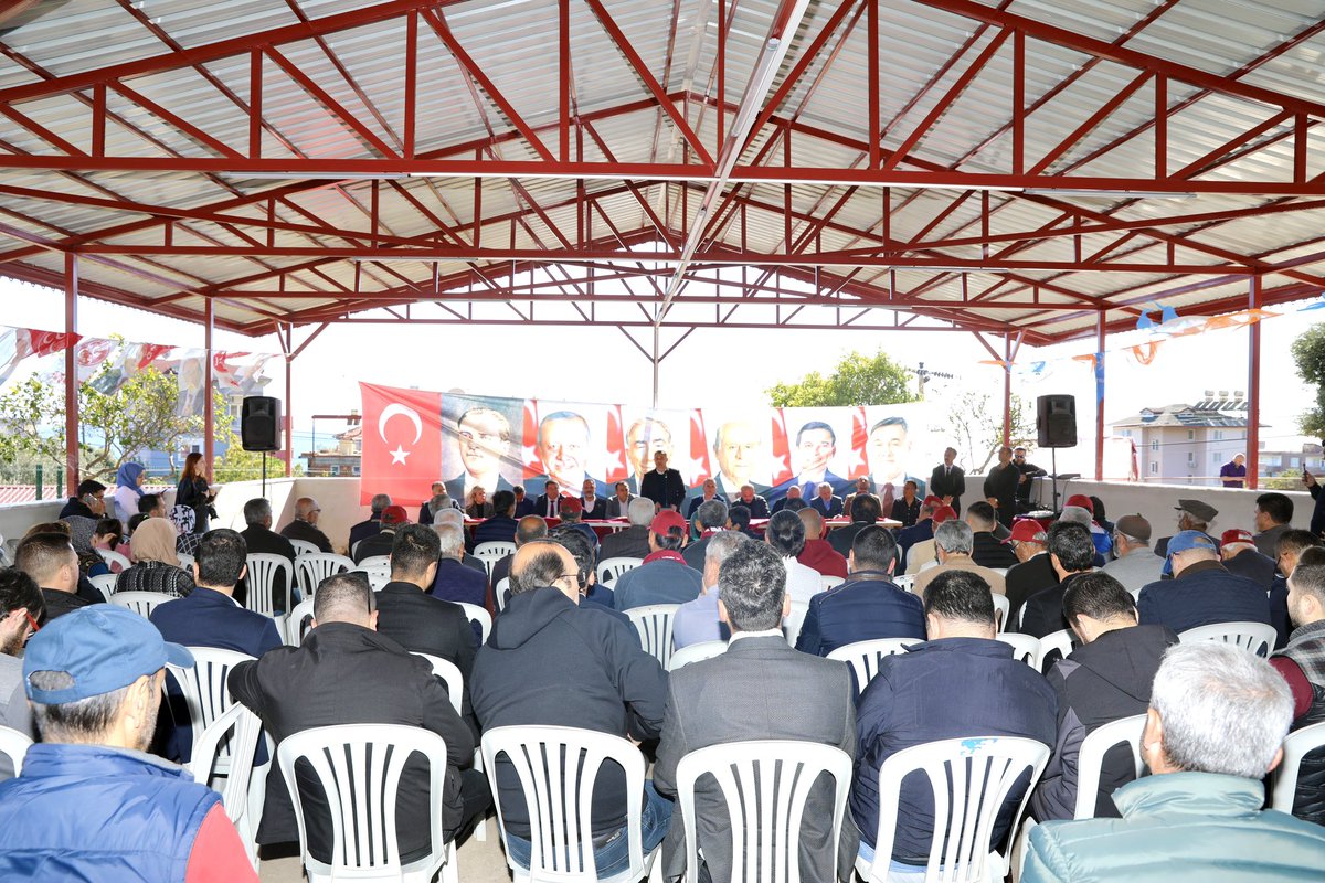 AdemMuratYucel's tweet photo. 📍İshaklı Mahallemizdeyiz!

Cumhur İttifakı İlçe Başkanlarımız, Meclis Üyesi adaylarımız ve ekiplerimizle birlikte İshaklı’da hemşehrilerimizle bir araya geldik. 

Bizleri güler yüz ve samimiyetle karşılayan, destekleriyle gücümüze güç katan başta Mahalle Muhtarımız Rasim Okyanus olmak üzere bütün İshaklılı vatandaşlarımıza şükranlarımı sunuyorum. 

Alanya’mıza ve İshaklı’mıza bu hizmetin dahası var!