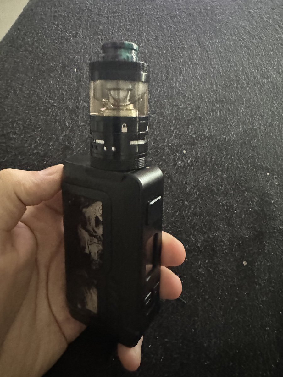 elotromon1's tweet image. You (from your link) - “The regulations that have gone into place over the past few months have turned off the tap on importation of vapes into the country.”

What are YOU smoking?? 🤣 😂 

Look at the news, the firebombings are rife and the black market is booming!!

Why do you…