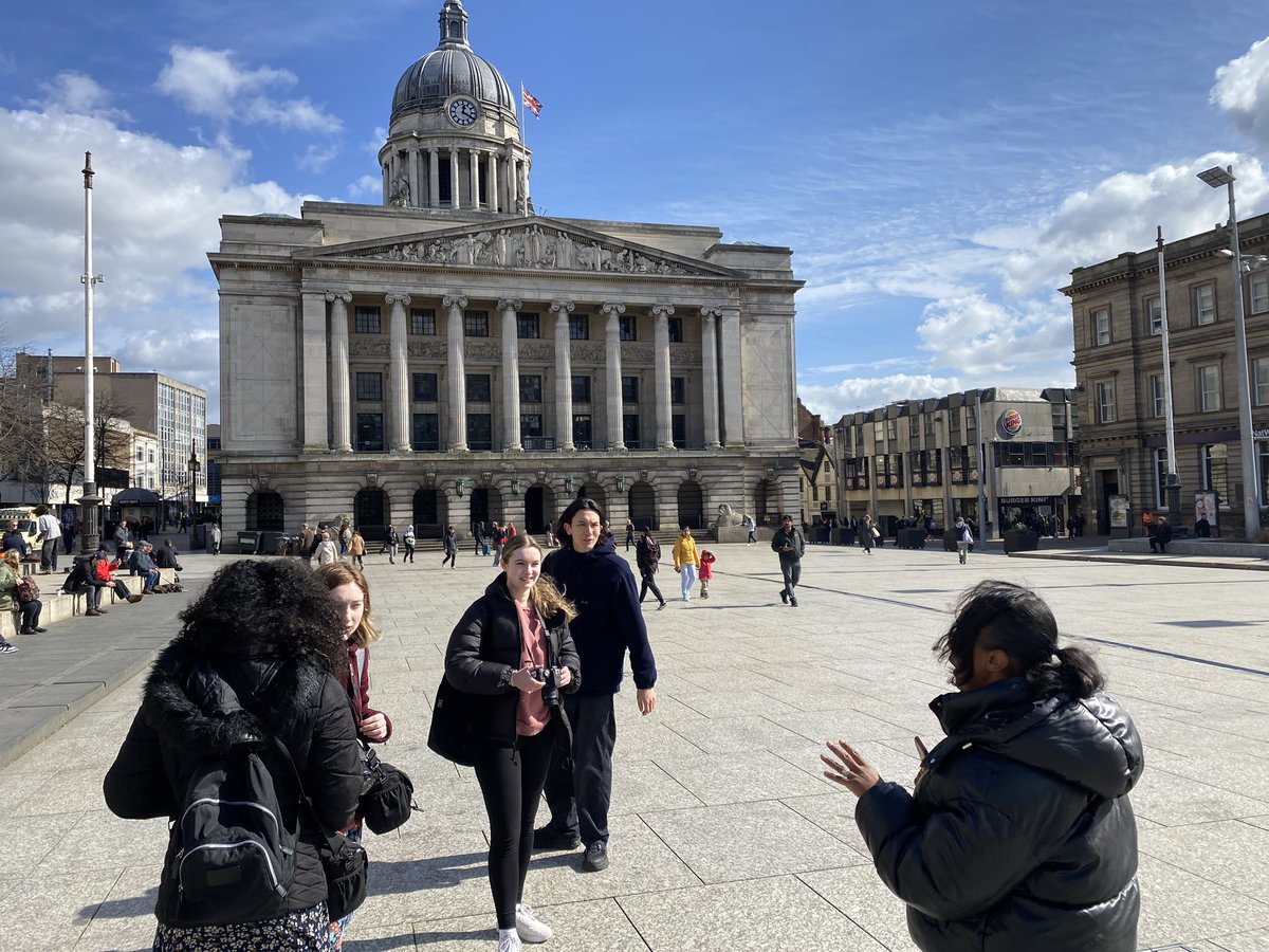 Excitement <a href="/NottmTrentUni/">Nottingham Trent University</a> from @CBJNews students after learning how to make money from #photography from Denise @LensiFotography