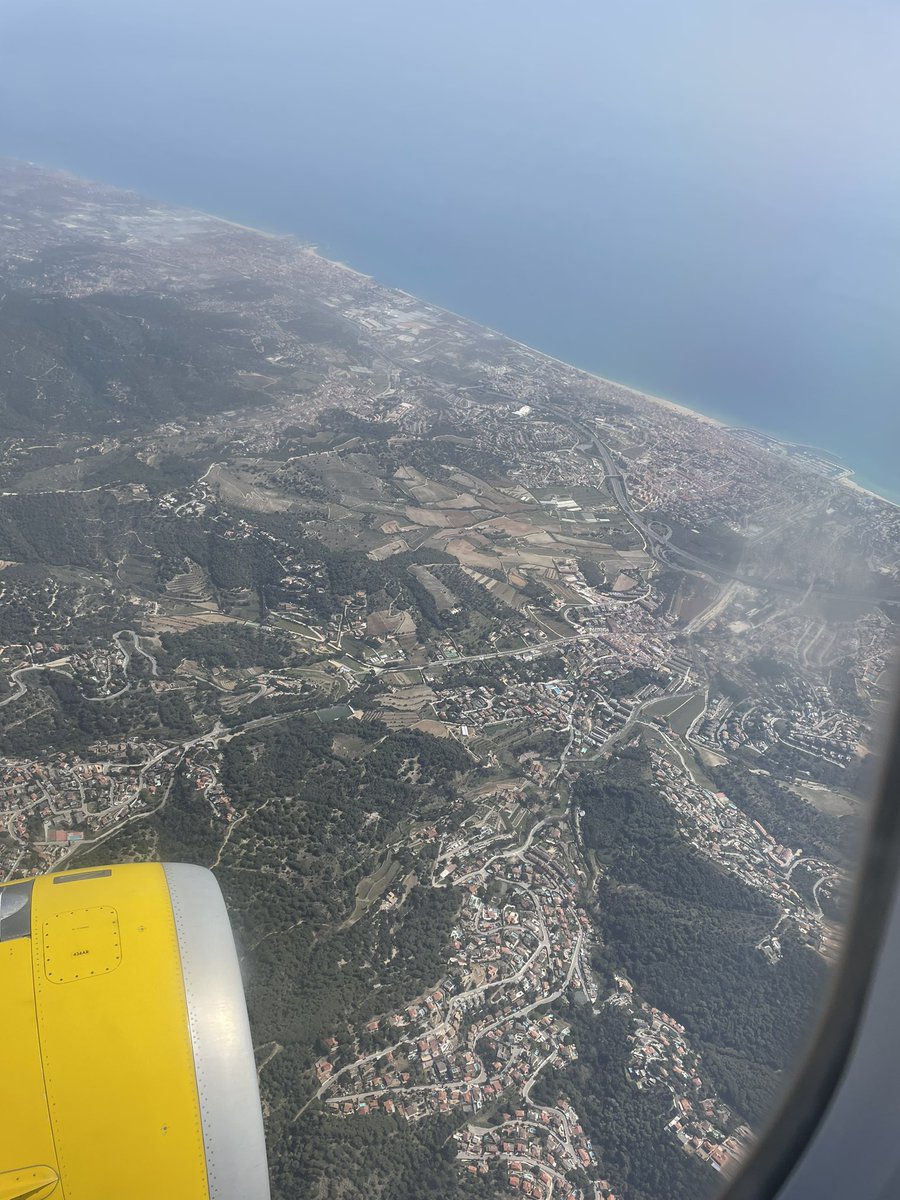 horizon_cc's tweet image. Ya llegamos a España seguros y felices 🥳 ¡Hola Barcelona! Ahora… en camino al hotel 🏨☀️

#excursiónescolar