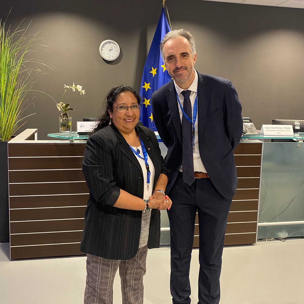 Feliz de haber conversado sobre I+D y genero con la ministra chilena @LuzVidalH en el evento EU-LAC. @ximenaguilera @ministeriosalud @aisen_ministra @min_ciencia @MinMujeryEG