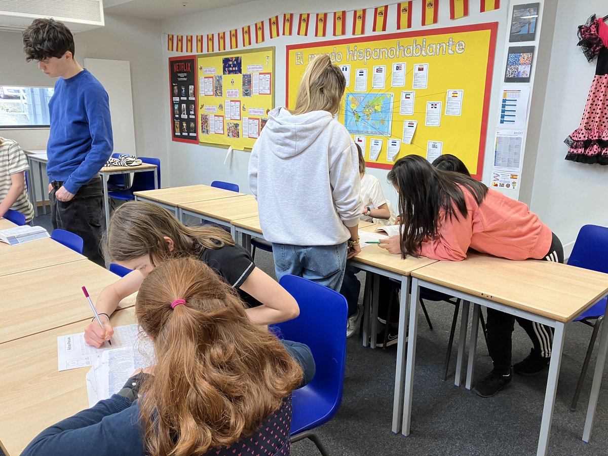 KESBathSpanish's tweet photo. Last Spanish club session before Easter ! Solving clues and learning about La Semana Santa to earn our chocolate #FelicesPascuas #MFL #KESpanish #Spanish #spanishclub https://t.co/Qe3sRLjKA0