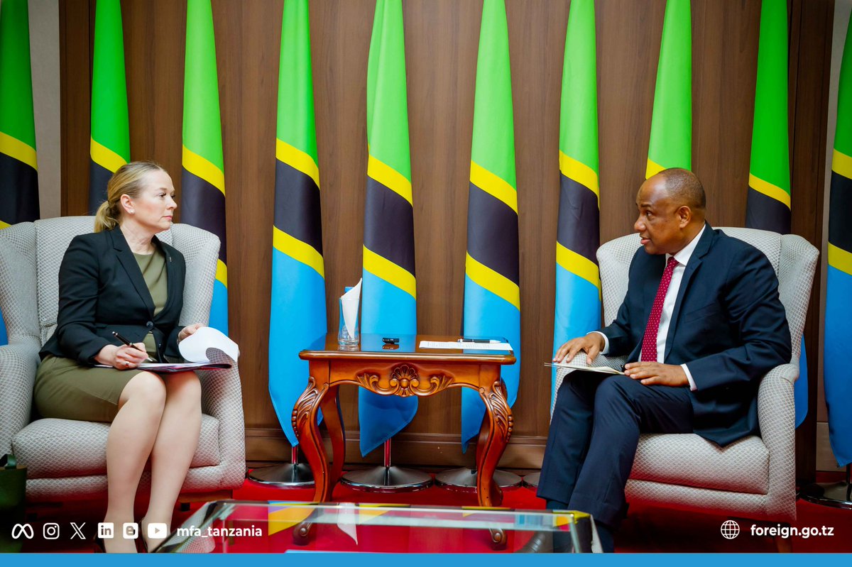 The Deputy Minister for @mfa_tanzania Hon. Mbarouk Nassor Mbarouk, held bilateral discussions with Hon. Diane Janse, Deputy Minister for International Development Cooperation of the Kingdom of Sweden, during her official visit to Tanzania. @SwedeninTZ @SweAmbTZ @SweMFA 1/4