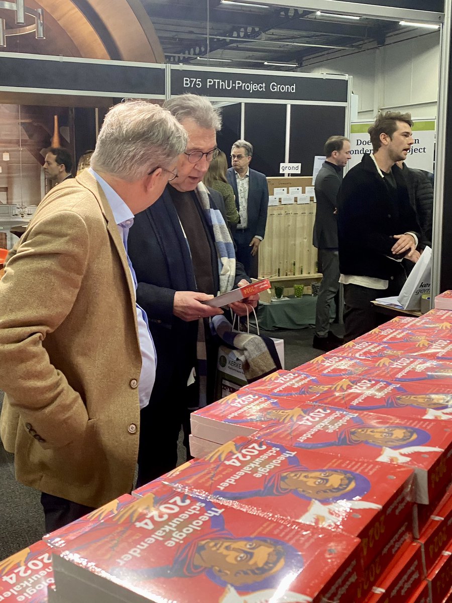 TheologieNL's tweet photo. Gezellige en drukke dag op de Kerkenbeurs in Houten.

Kom je morgen ook? Lezers van https://t.co/xFIG3Qol0W bestellen met de kortingscode KB24KOK een gratis entree ticket. 

Bestel nu jouw toegangskaart: https://t.co/7TWQgD2JKw https://t.co/K9hwIP2fOy