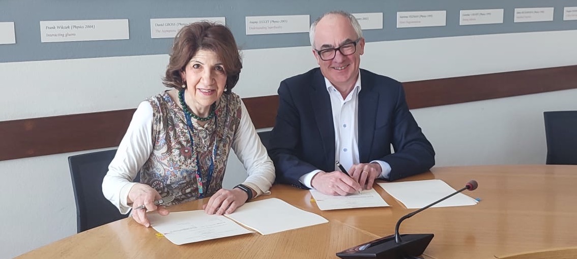 Just returning from CERN Council in Geneva. During lunchtime, the CERN DG and I signed a framework agreement between @STFC and @CERN to collaborate on development of environmentally sustainable accelerator technologies - a hot topic for any new large collider project!