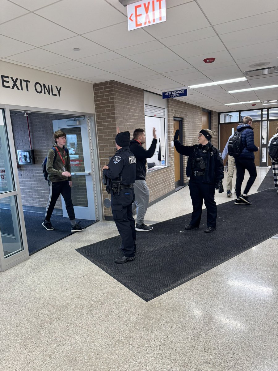 Loving High Five Friday!!!  Thank you to LZPD for adding some fun to this snowy morning!!! <a href="/Lz95Stevens/">Danielle Stevens</a> <a href="/LZdistrict95/">Lake Zurich Community Unit School District 95</a> <a href="/spedteach8/">Cara Obrochta</a>