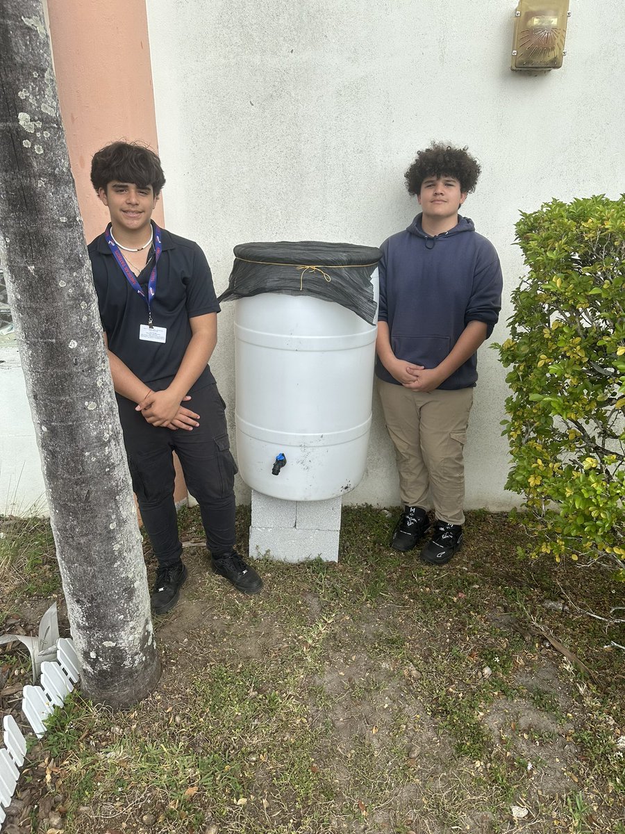 Our rain barrel is all set up! Looking forward to collecting lots of water over spring break. Students are proud to be a part of this program @MiamiUrbanHort @MiamiLakesK8 @TeachEverglades @MDCPSSTEAM