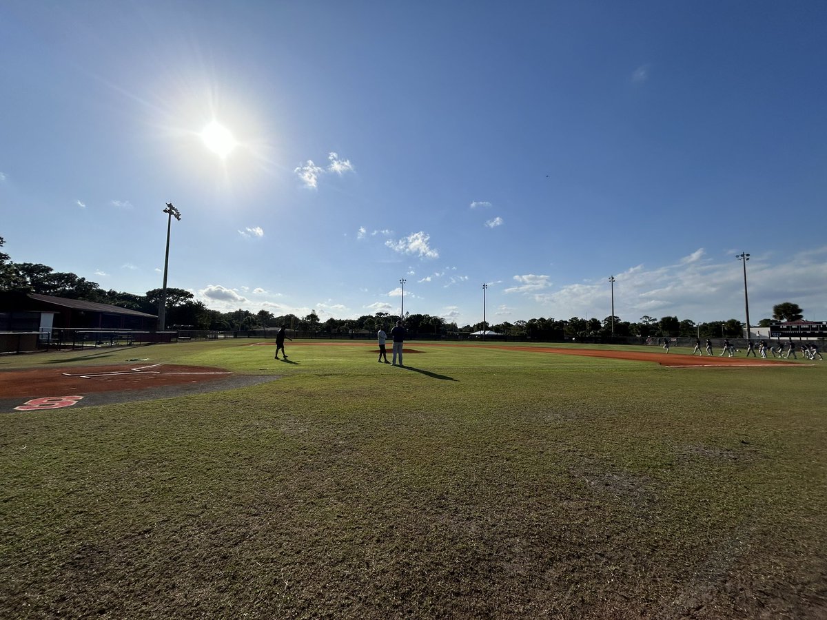 We’ve been learning a lot, taking some lumps, and getting better on our Florida trip 📈

𝙎𝙤𝙢𝙚 𝙝𝙞𝙜𝙝𝙡𝙞𝙜𝙝𝙩𝙨:

Romhilt: 5 IP, 5 H, 0 ER, 6 K
Benner: 4 IP, 4 H, 2 ER, 7 K
Upchurch: 4 IP, 1 H, 0 ER, 6 K
An: .333 AVG, 1.140 OPS, first varsity HR
Pinto. .417 AVG, 1.083 OPS