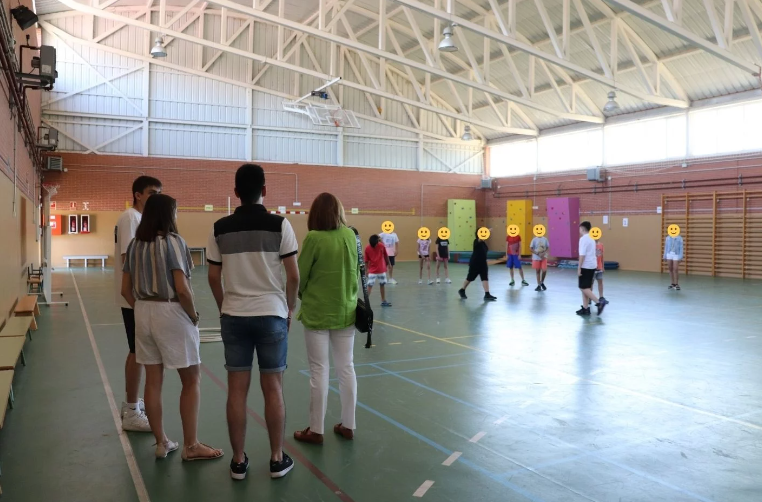Nuestro grupo municipal, presentó en el pleno de ayer, una moción exigiendo a la Comunidad de Madrid, la construcción de un quinto colegio público para el Ciempozuelos.

Con los dos nuevos barrios, se cumple los requisitos exigidos por la Comunidad. 

#EducacionPublica