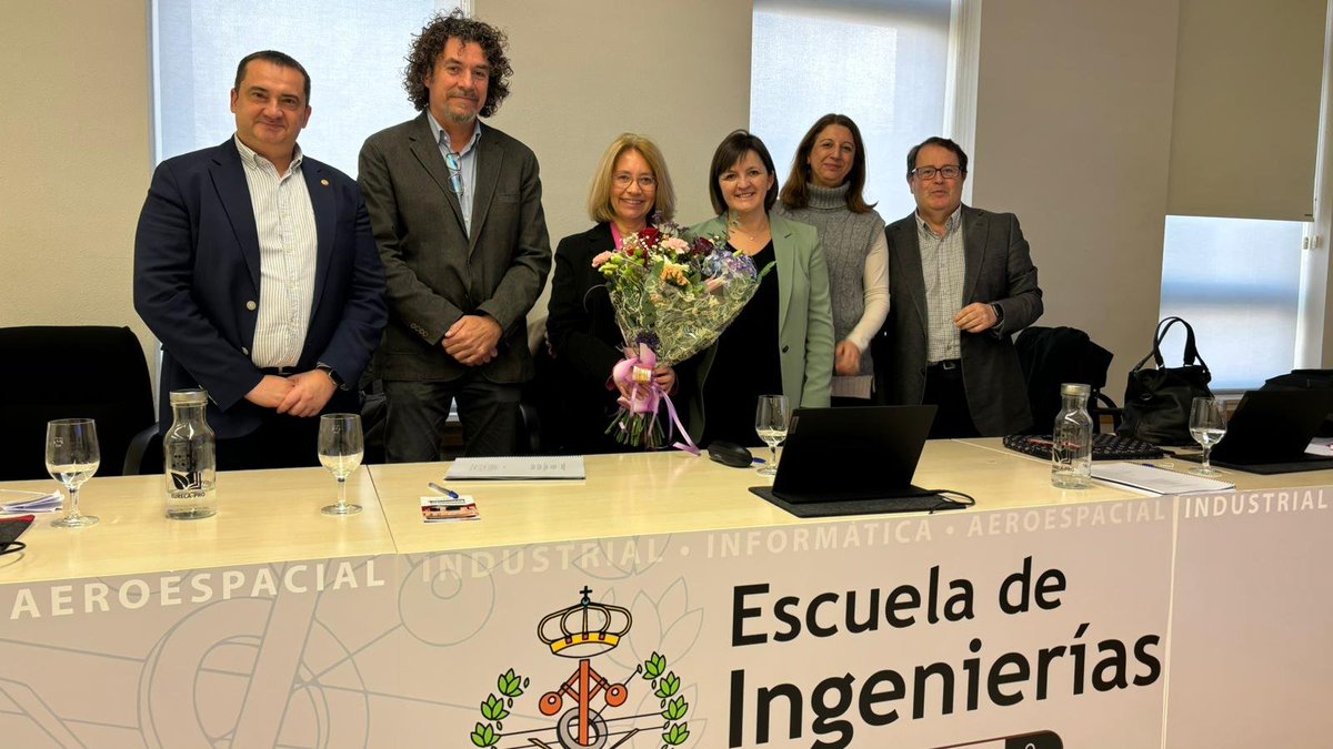 Estamos tan emocionados que se nos había olvidado contaros por aquí que nuestra Directora del Grupo Camino Fernández Llamas ya es Catedrática de Universidad 👏🥳🤖

<a href="/unileon/">Universidad de León</a> #leonesp #unileon