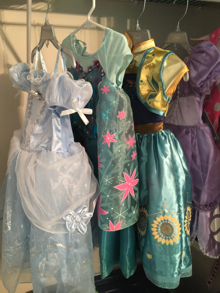 MagicalTravel's tweet image. What's in your closet? 👸 🏰#MagicalMoments #PrincessInTraining #magicaltravel #magical_travel