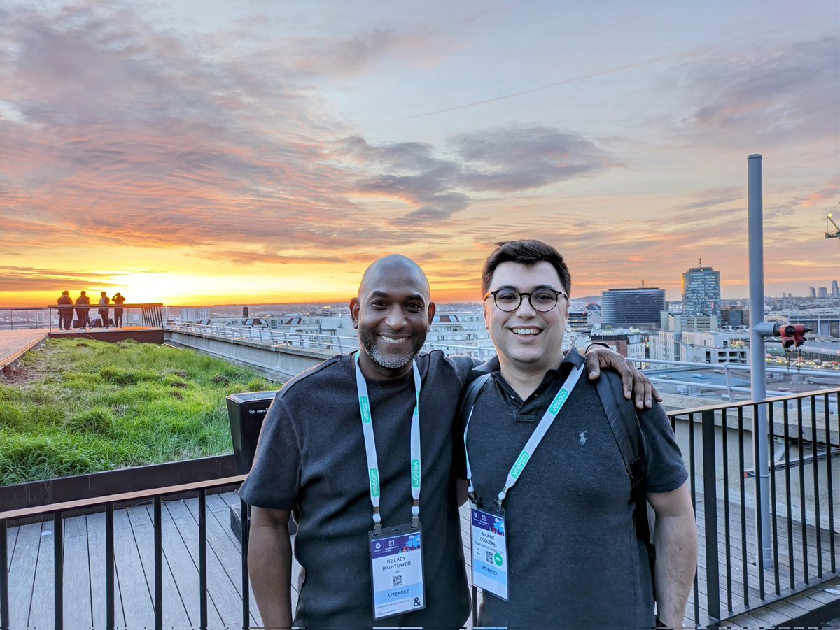 Thank you @kelseyhightower for your time and invaluable insights! 🌟 Your vision is truly inspiring, and your insights have sparked new ideas. Excited to see where they take us next! #KubeCon #KubeConEU