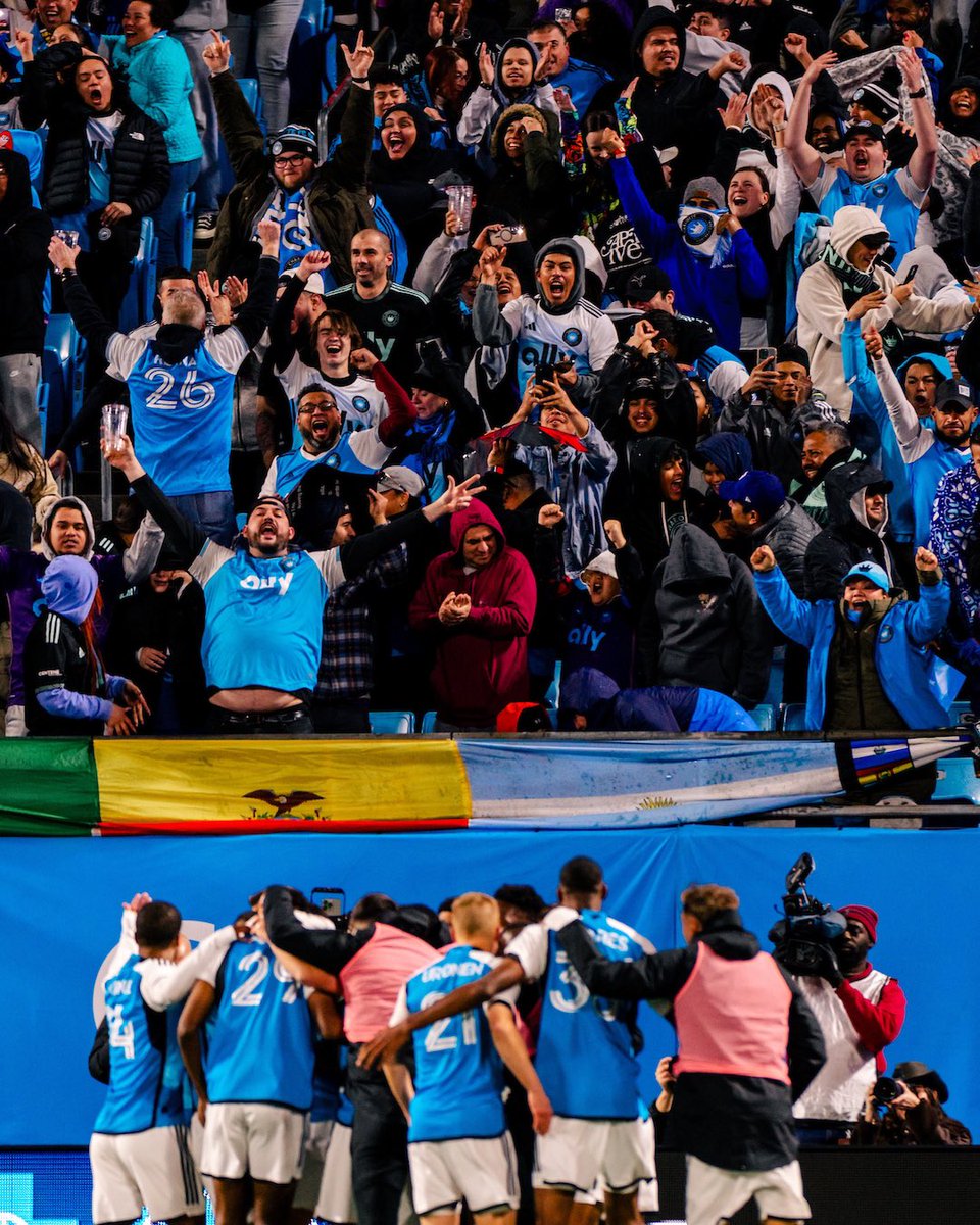 CharlotteFC's tweet image. Nights in the Fortress are 𝐒𝐏𝐄𝐂𝐈𝐀𝐋

RT for your chance to win TWO TICKETS to Saturday’s match and be a part of it! 🎟️🏟️

#ForTheCrown