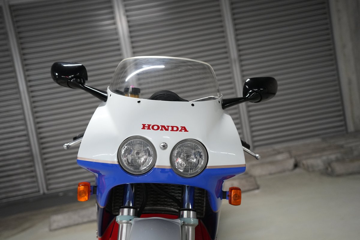 UdxCarwash's tweet image. バイク洗車・コーティング専門店モトエステ秋葉原UDX駐車場店SNAP　HONDA VFR750R　を洗車させて頂きました。ご利用ありがとうございました。#honda #vfr750r #rc30