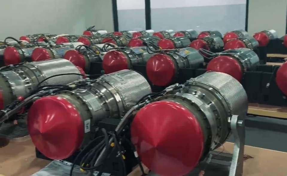 Türkiye'nin sessiz şekilde onlarca füze motoru ürettiği ortaya çıktı!
150-250 kilometre menzile ulaşan gemi-savar füzelerine güç veren milli motorların fotoğrafı paylaşıldı; seri üretim durmayacak.