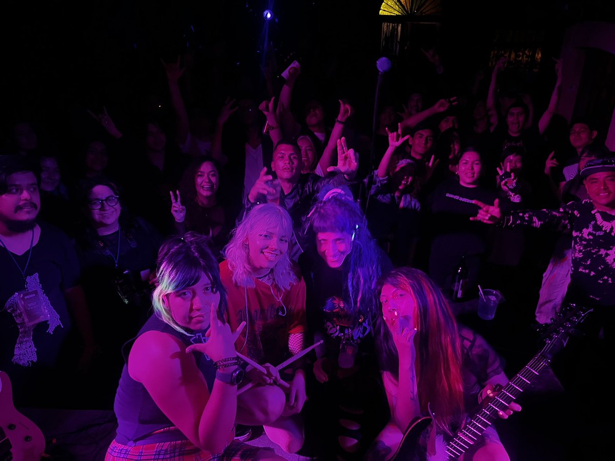 Hoy nos vemos en la #SalaJulianCarrillo 21:00 horas. Amo a punkear un rato 🔥🔥🔥 <a href="/RadioUNAM/">Radio UNAM</a>