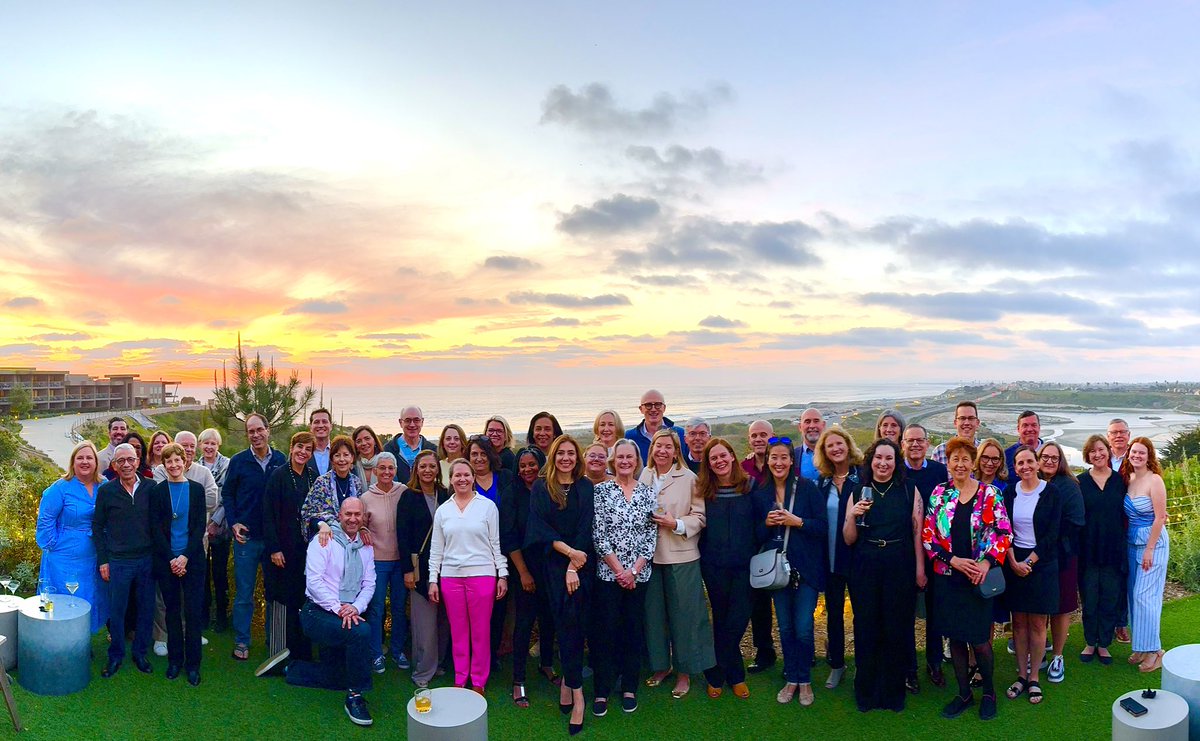 .@ASCO Board, staff, family, and friends in Encinitas, California at annual strategic planning retreat - this year’s topic: AI and technology in cancer care. @ASCOPres @CliffordHudis + too many to tag!
