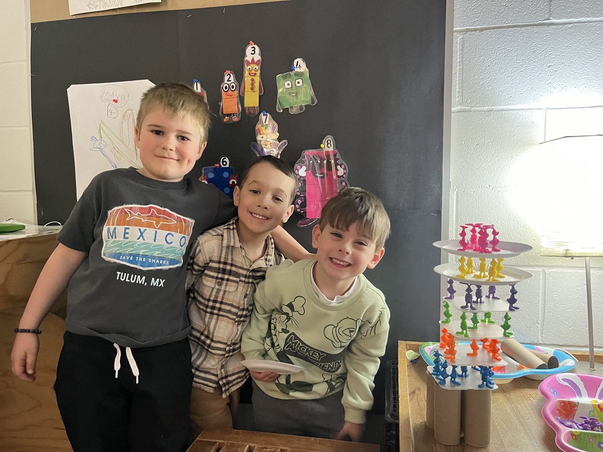 Our STEAM challenge for this week! These boys have the record for balancing 45 bunnies! Bravo!👏