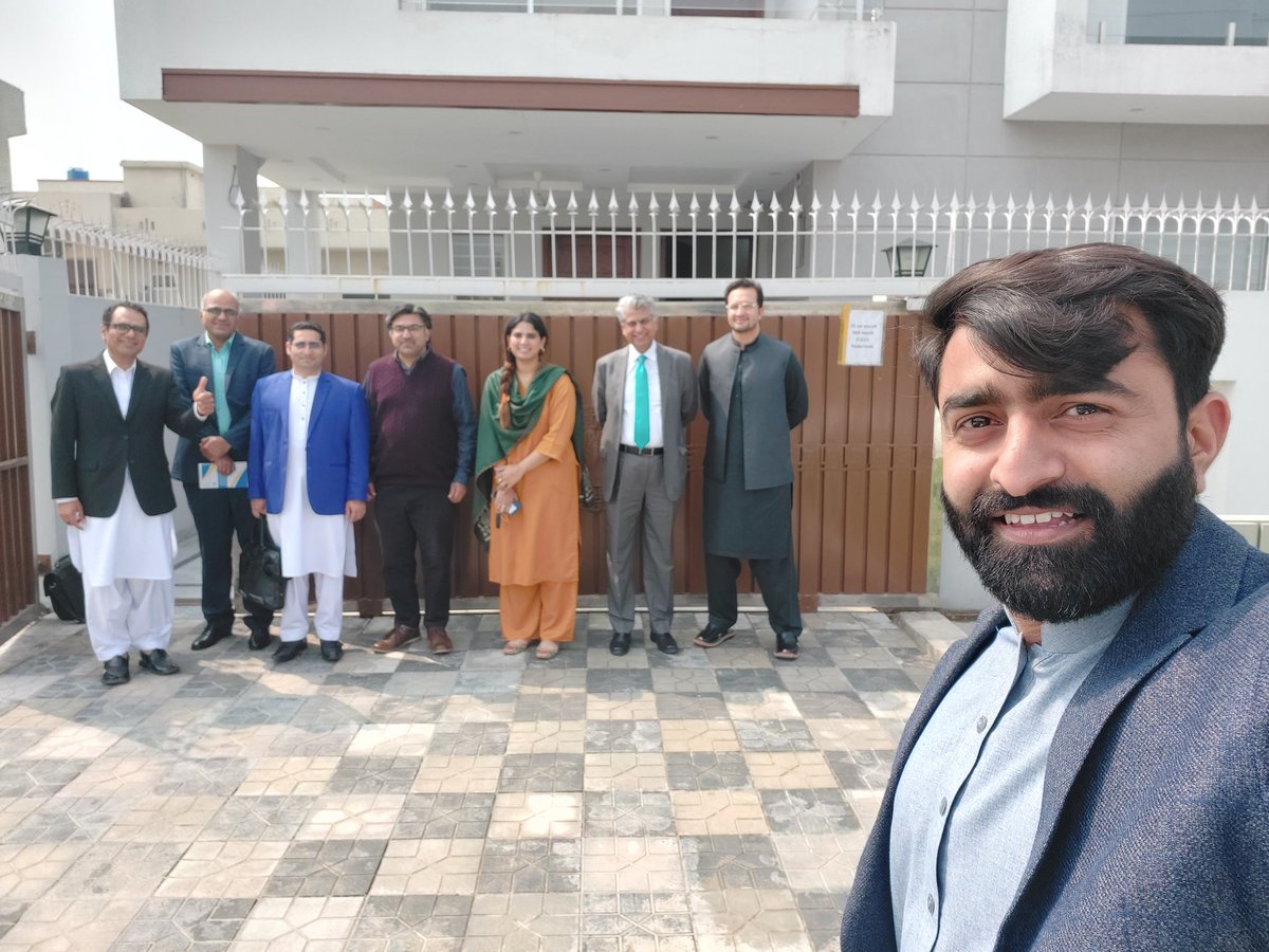 Facilitated FGD on media, journalism and consumer needs with @murtazasolangi, @SaboohSyed, @salarzai_, @BilalDarPK, @adnanrehmat1 @qiranbutt in #Pakistan. @individualland as partner with @cpdi_pakistan going to strengthen voices on Human Rights across Pakistan for next 3years