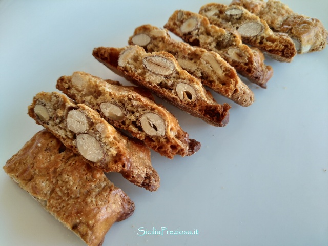 #Quaresimali siciliani: l’origine, il motivo per cui sono stati ideati e la #ricetta dei biscotti...siciliapreziosa.it/ricette-sicili…

#Pasqua #Quaresima #Pasqua2024 #Sicilia #Sicily #ricette #cucina #dolce #Food #foodfriday #foodlover #FoodieBeauty #foodblogger
