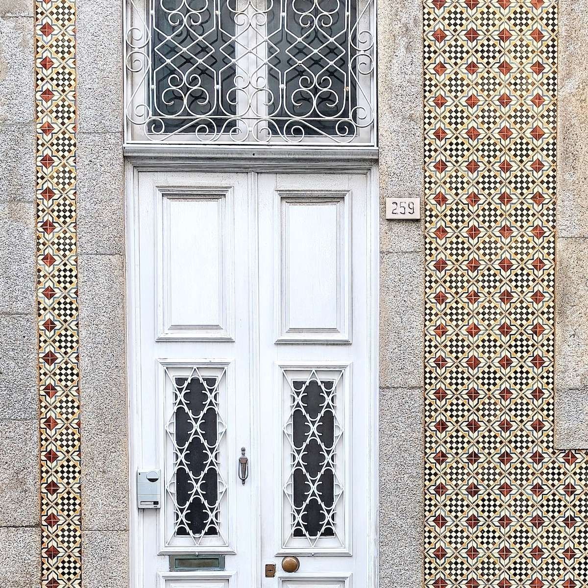 SidewalkSafari's tweet photo. This door in Northern Portugal seemed to be begging me to take its #doortrait. So pretty!
Open this door ⬇️
https://t.co/g6SM18xiGl
#DailyDoor #Adoorable #Doors #Portugal #Travel https://t.co/fiiYbE0RJx