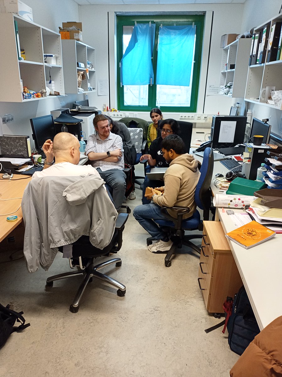 Great to have Florent Haiss <a href="/ttl2001/">Florent Haiss</a> from <a href="/IpNeuro/">Neuroscience Department - Institut Pasteur</a> visiting today, talking about sensory information integration coding in the somatosensory cortex. A thrilling talk on the power of in vivo imaging in the analysis of complex problems. Thanks for coming over, Florent!