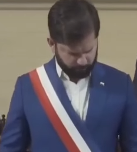 fachininja's tweet photo. Presidente Boric:

2022: "Nuestra prioridad será la Educación, la Seguridad, la Empresa Nacional y la Economía."

2024:

-3000 alumnos sin matrícula
-Crimen organizado: récord de homicidios
-Cierra Huachipato: 22 mil cesantes
-Desempleo 9%, PIB de 0.2%, Ventas comercio caen 15% https://t.co/2qB0fXGGCD