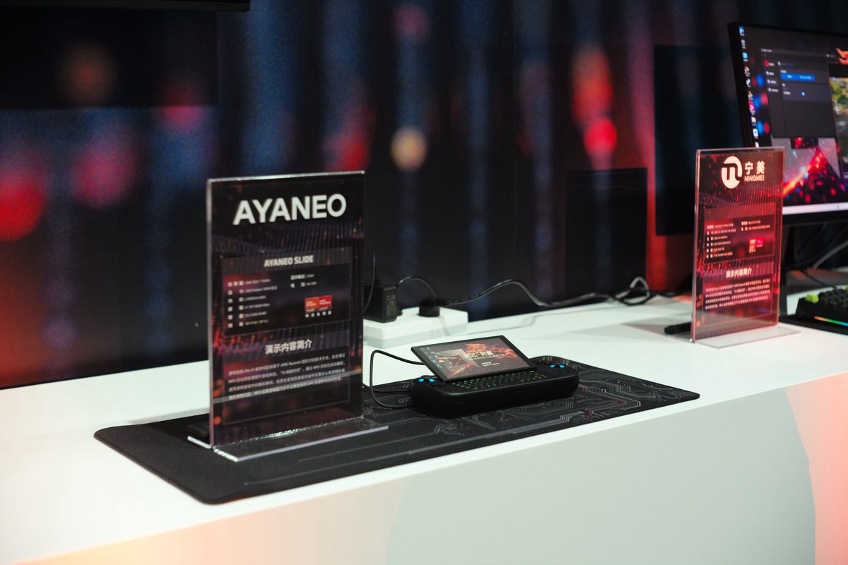 AYANEO__'s tweet photo. 🚀🤖 AI PC YES! #AYANEO KUN, SLIDE, and Retro #MiniPC AM02 showcased at the #AMD AI PC Innovation Summit! ✨👏 https://t.co/qqzt0LHxoU