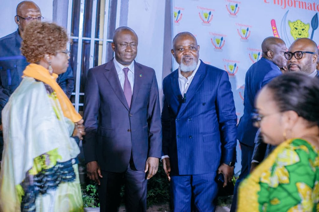 Reverand Pastor (@ntumbacamile) on Twitter photo Me <a href="/kabengela1410/">kabengela Ilunga jean-marie</a>, L'intelligence au service de la nation en compagnie de l'informateur <a href="/AugustinKabuyaT/">Augustin KABUYA</a> Me <a href="/kabengela1410/">kabengela Ilunga jean-marie</a>, L'intelligence au service de la nation en compagnie de l'informateur <a href="/AugustinKabuyaT/">Augustin KABUYA</a>
