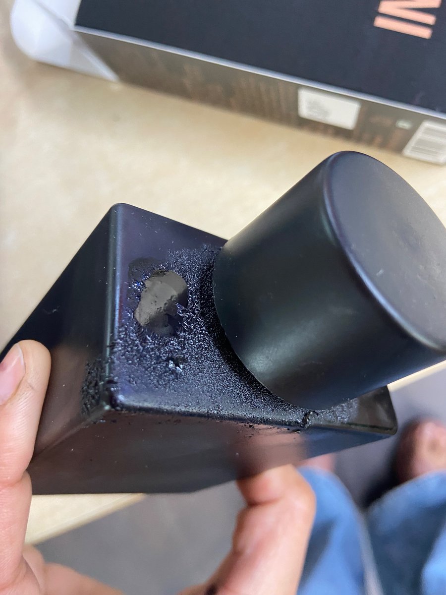 meghav98's tweet photo. Look at the quality of product @letsblinkit delivers

And after this they have the audacity of ignoring all the mails, deactivating chat system and not even single follow up 
#blinkit #Zomato #blinkit #worst app #cyberfraud #customer #review #carlton https://t.co/cfZ4tYFuLW