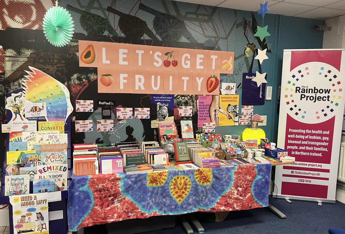 LittleAcornsBks's tweet image. Final day of the #LetsGetFruity Sexual Health series of talks &amp;amp; discussions, info tables &amp;amp; stalls at the @TRPNI #RainbowProject #Derry Such an amazing group of people participating &amp;amp; all welcome to attend 🌈💚📚🍑