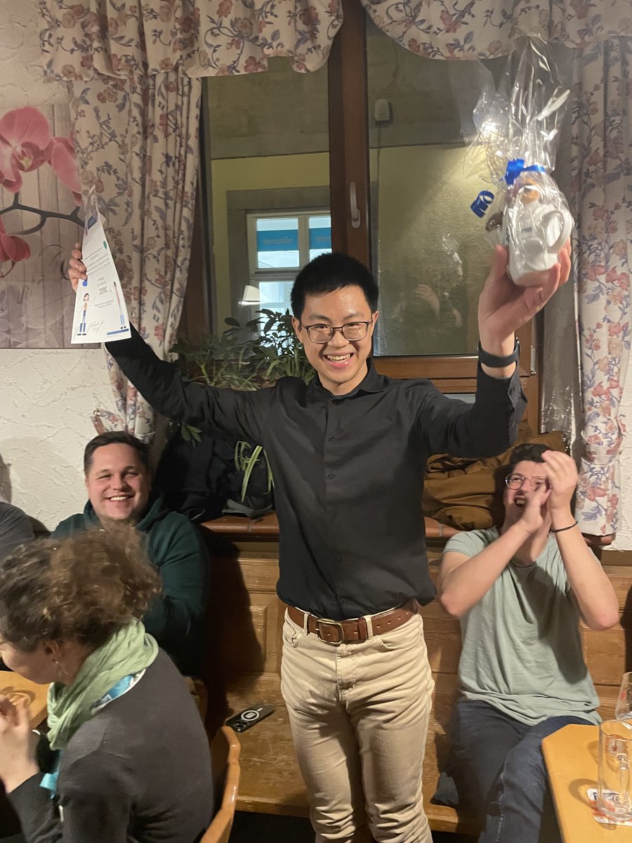 We had an excellent and fruitful DGK conference. The #ScienceSlam on Monday night was unforgettable, showcasing creativity, entertainment, and education in every presentation. Big thanks to our speakers and congrats to the winners!✨#DGK2024
<a href="/JKYC_DGK/">AK Junge Kristallographen/Young Crystallographers</a> <a href="/JungeWohler/">Junge Wöhler Vereinigung</a>