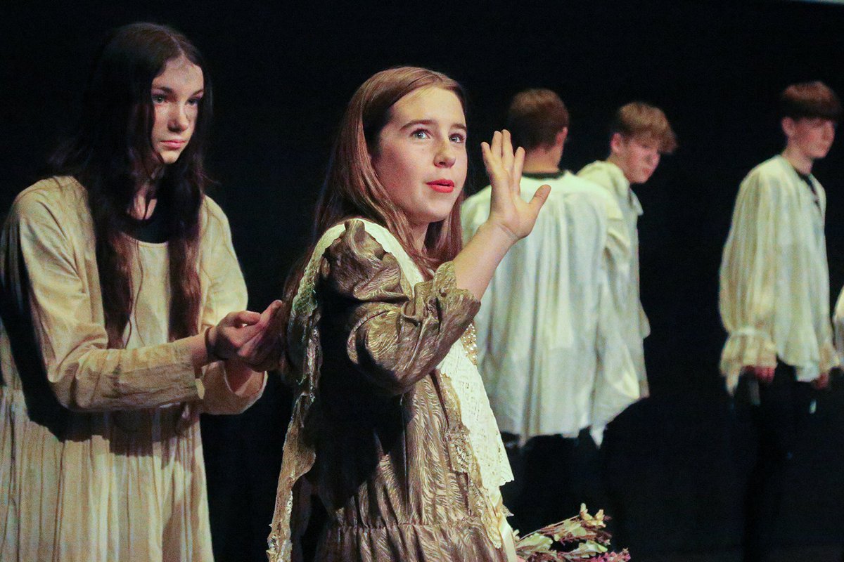 Congratulations to our 2nd Years for their fabulous performances in Truro School’s 17th annual #Shakespeare Festival. The festival showcased a variety of themes from Shakespeare’s plays, with each short play devised and enacted by our pupils. truroschool.com/latest-news/en…