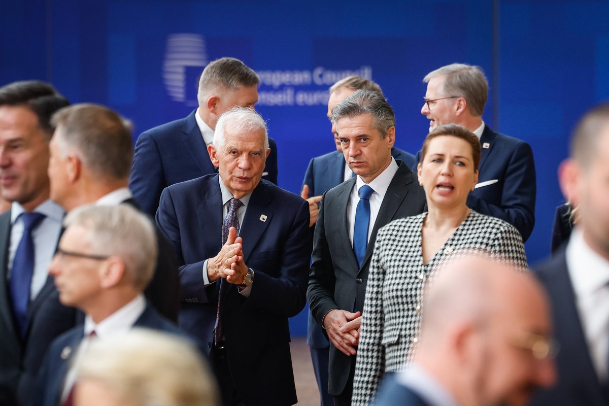 Drugi dan zasedanja Evropskega sveta 🇪🇺 bodo voditelji največ pozornosti namenili ekonomskim temam, migracijam in aktualnim izzivom na področju kmetijstva. @EUCouncil