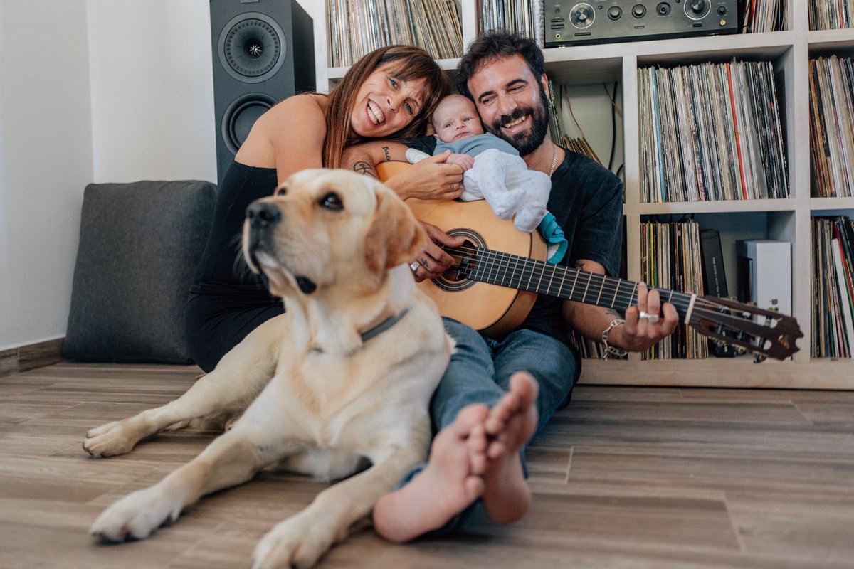 Muchas gracias a to la peñita guapa por los mensajes de cariño de la publicación anterior por la llegada al mundo de nuestro bebé “NUMA”.
Imposible responderos a todxs ahora mismo.
Pero os leemos y estamos profundamente agradecidos por vuestras palabras.
La vida se abre paso… ❤️