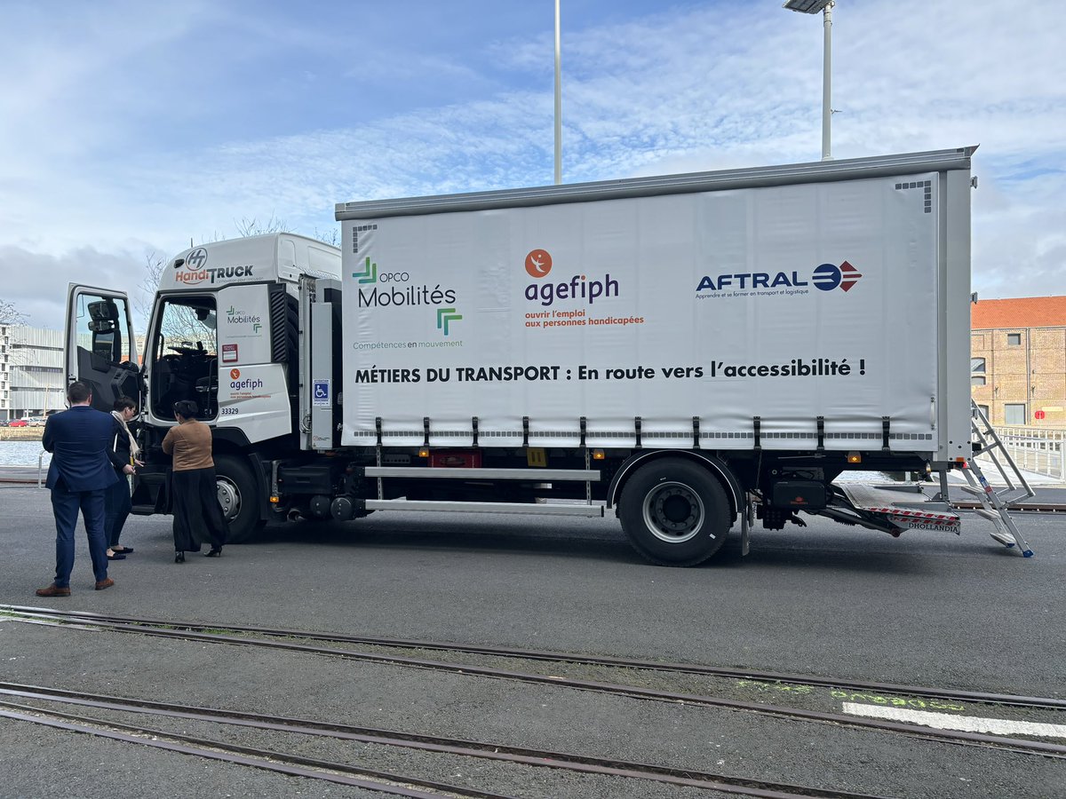 Inauguration officielle du Handi-Truck 🚚
Cette #Innovation permet à une personne en situation de #handicap moteur d’accéder à un poste de conduite de poids lourd 🚀 

#URRH2024