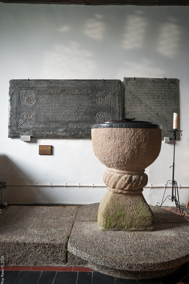 RoyReed13's tweet photo. 12thC font, St Michael's, Porthilly #Cornwall
Behind the font is a slate ledger stone in memory of William Rounsevall who died in 1659.
#FontsOnFriday https://t.co/KrzegfUdkb