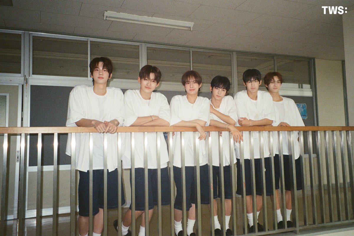 TWS_PLEDIS's tweet photo. TWS (투어스) TWS:NAP 🎞 ‘Sparkling Blue’

https://t.co/F0R238O9Sj

#TWS #투어스 #247WithUs
#Sparkling_Blue https://t.co/PsWvKYTqzk