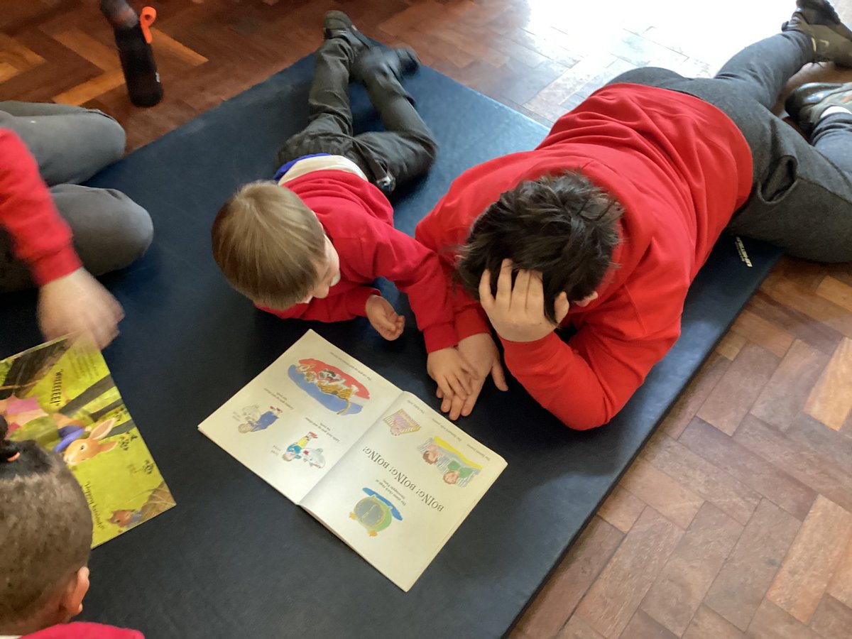 LauraShore6's tweet photo. Buddy Reading: Nursery and Year 6 #joeysenglish #joeyseyfs @stjs_staveley @MissWalker1300 https://t.co/XVjtK7eD01
