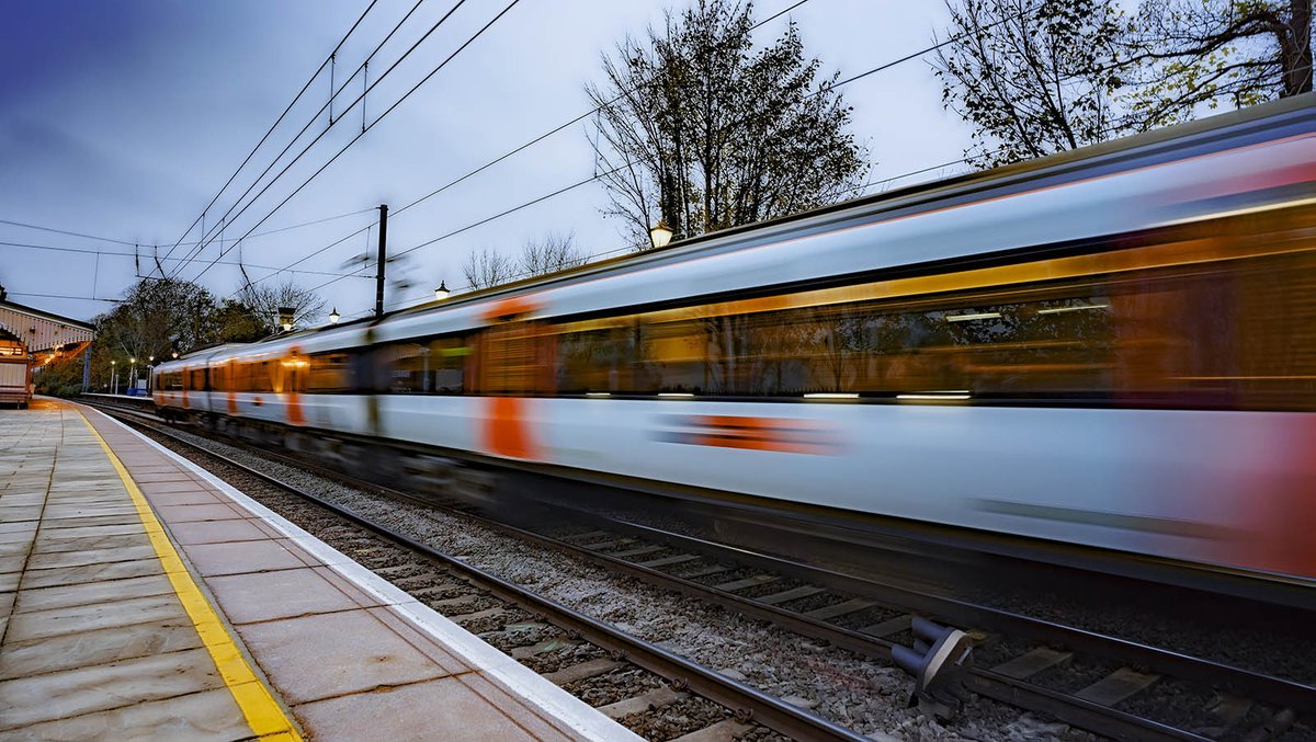 🛤️ Travelling over Easter?

🛠️ There are @networkrail engineering works & upgrades on parts of the rail network over the Easter period.

📱 Customers are advised to check before they travel and plan ahead.

ℹ️ herewardcrp.org/news/network-r…

#HerewardLine #CommunityRail #EasterRailWorks