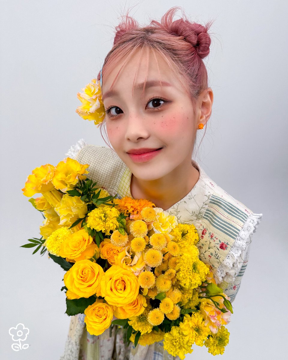 [📸]
#forKKOTI 2024 SEASON'S GREETINGS

🔗weverse.io/chuu/media/3-1…

#CHUU #츄
