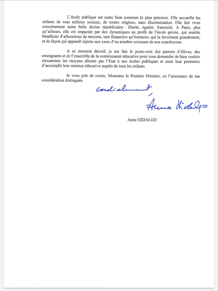 "Monsieur le Premier ministre,
Je souhaite, avec force, appeler à nouveau votre attention sur la préparation très difficile de la prochaine rentrée scolaire, en raison des fermetures de classes massives décidées par le ministère de l'Éducation nationale."
Anne Hidalgo