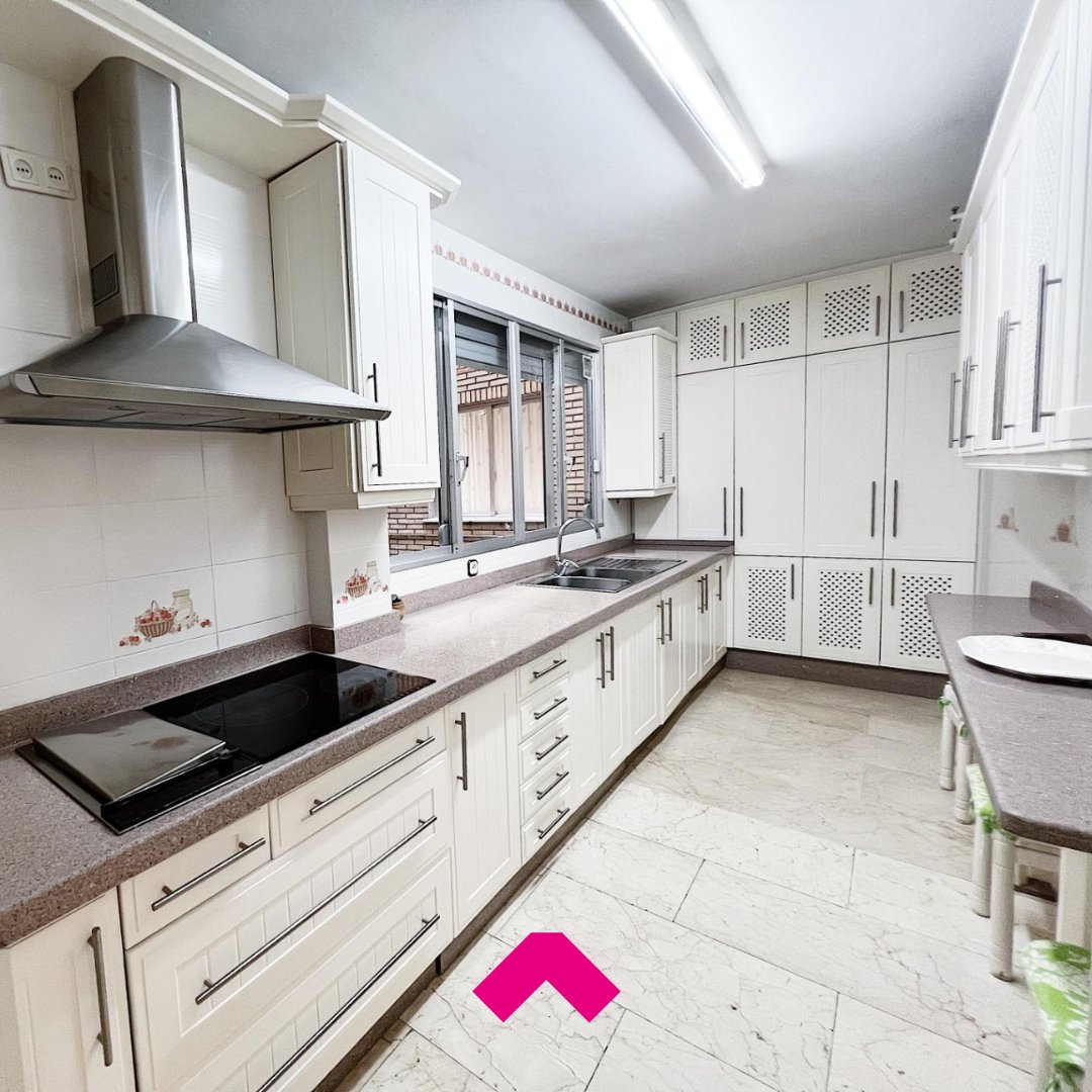 InmoBarin's tweet image. Fantástica vivienda en edificio más insigne del centro de la ciudad📍

📌 Nº de Referencia: 01-AC225
🛏 Habitaciones: 3
🚿 Baños: 2
⛏ Metros construidos: 173

🌐Toda la información en nuestra web:
inmobiliariabarin.com/inmueble-20001…