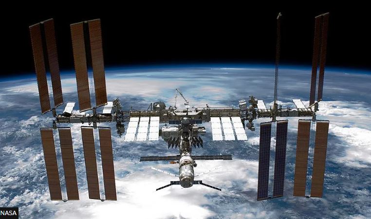Ultra-high-definition cameras will be placed on the International Space Station to help tell the story of humans returning to the Moon. Find out more here bbc.co.uk/newsround/6862…